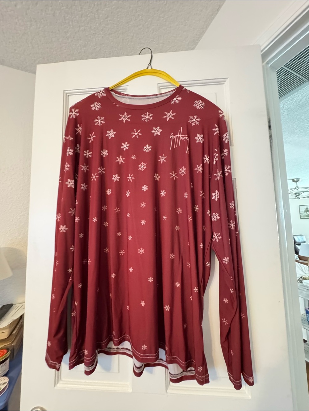 Guy Harvey Maroon "Merry Fishmas" Long Sleeve Shirt with Festive Fish Graphic - Picture 2 of 2
